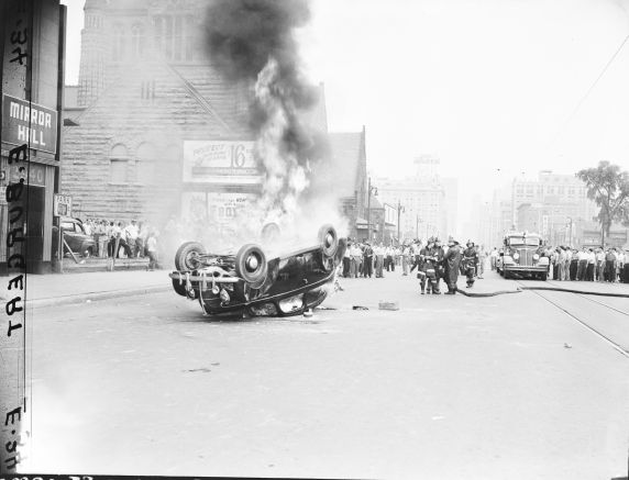 (28602) Race Riots, Violence, Detroit, 1943