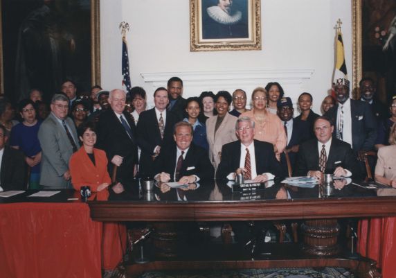 (32444) Maryland needlestick bill signing, Annapolis, 1999