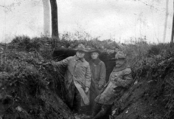 (11293) Trenches, Soldiers, France, 1917