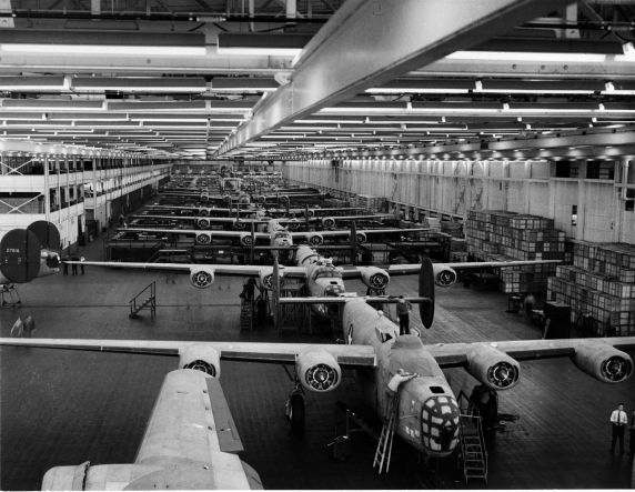 (11498) Defense Work, B-24 Bombers, Willow Run, Michigan, 1940
