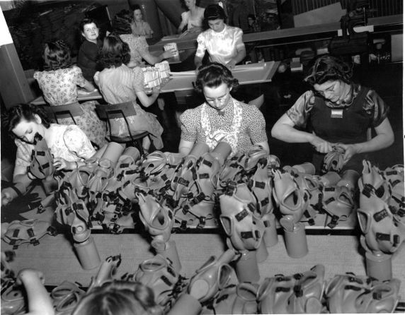 (1668) War Industry, Second World War, Eureka Gas Mask Factory, Detroit, 1941
