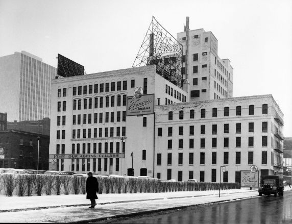 (2344) Vernor's Bottling Plant, Factories, Woodward Ave, Detroit, 1955