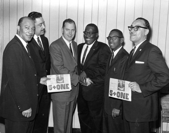 (24863) NAACP, Groups, Mayor Cavanagh, Detroit, 1960s