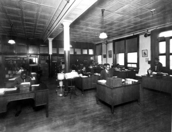Walter P. Reuther Library (24897) NAACP office, New York, 1920