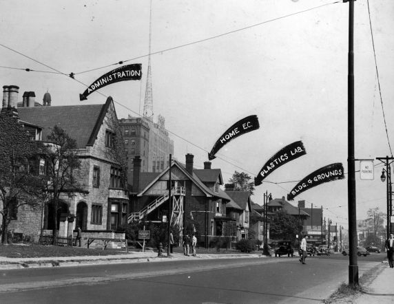 (25582)  Campus Buildings, Residential Homes, Warren Avenue, 1930s-1940s