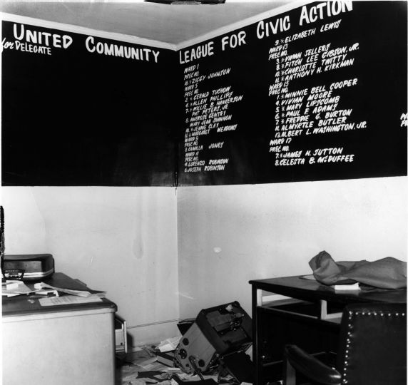 (26118) Riots, Rebellions, Blind Pig, Interior, 1967