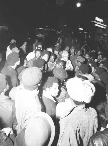 (27967) Black Panther Party for Self-Defense (BPPSD), Police, Confrontation, 1970