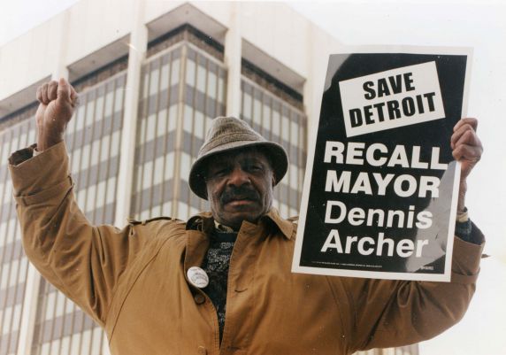 (28049) Demonstrations, Recall Campaigns, Mayor Dennis Archer, Detroit, 1998
