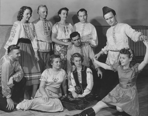 (28315) Ethnic Communities, Russian, Dancers, 1939