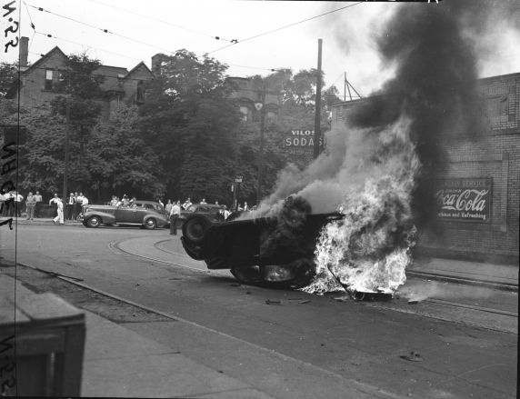 (28604) Race Riots, Violence, Detroit, 1943