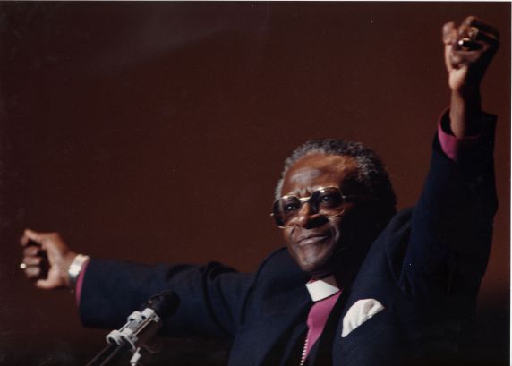 (28657) Archbishop Desmond Tutu, Cobo Hall, Detroit, 1986