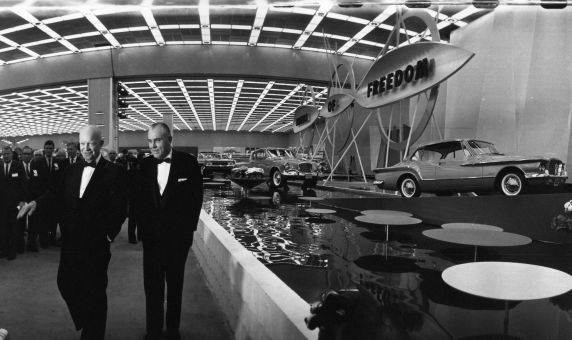 (28812) Presidents, Eisenhower, Colbert, Auto Industry, 1960