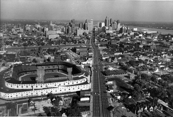 (2897) Skyline, Detroit, Land View, Downtown, 1962