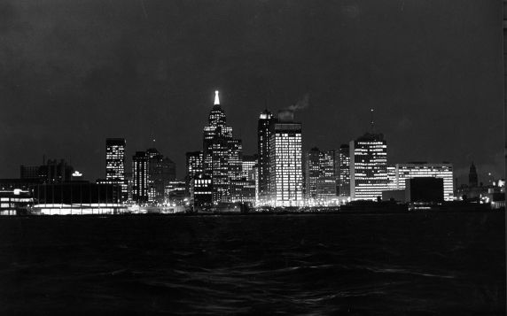 (2910) Skyline, Detroit, Riverfront, Night Views, 1970