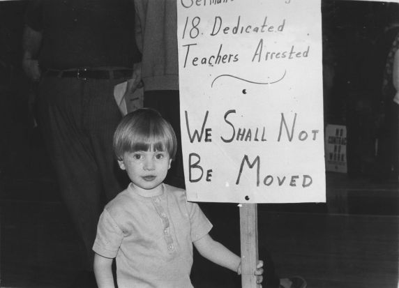 (29085) Young Protester, Pennsylvania Federation of Teachers Rally