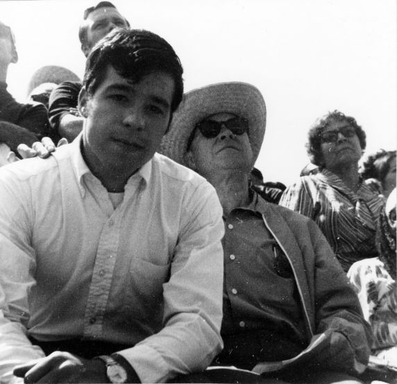 (29090) UAW, Alan and Walter Reuther, UFW meeting, Delano, California, 1965
