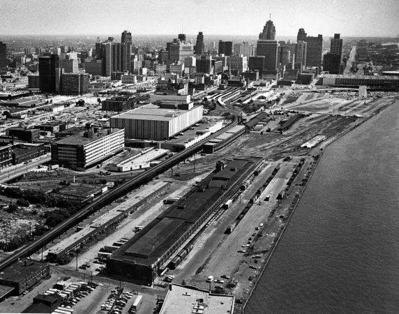 (2912) Skyline, Detroit, Riverfront, Downriver View, 1974