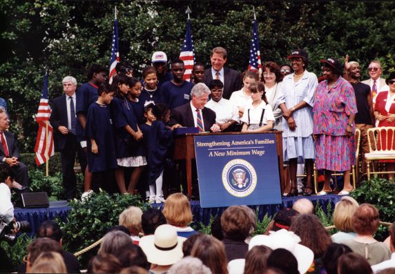 (29208) President Bill Clinton signs Minimum Wage Bill, Washington D.C., 1996 