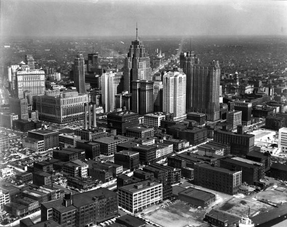 (2922) Skyline, Detroit, Riverfront, Downriver View, 1951
