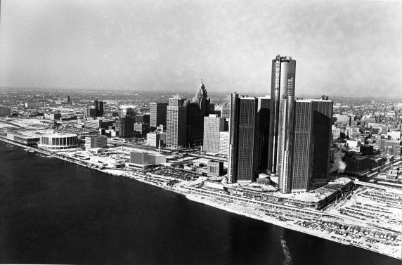 (2925) Skyline, Detroit, Riverfront, Upriver, 1977