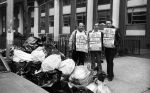 (29299) Demonstrators, Local 32B-32J Strike, No. 1 Washington Place, New York City, 1979