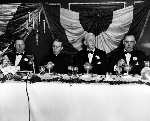 (29384) Diners at the McFetridge Testimonial Dinner, 1950