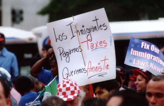 (29794) Demonstrators, Reward Work/Immigration Rights Demonstration, Washington, D.C., 2002