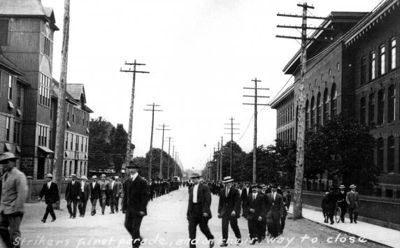 (30873) Copper Country Strike, Demonstrations, Calumet, Michigan, 1913