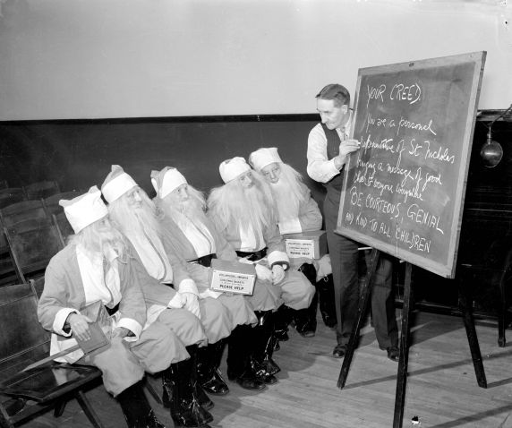 (31188) Santa Claus Training School, Detroit, 1938