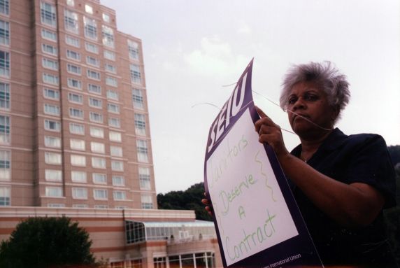 (31941) SEIU Local 36 Justice for Janitors Strike, Philadelphia, PA, 2001