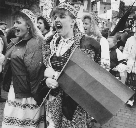 (31962) Ethnic Communities, Lithuanian, Demonstrations, 1990