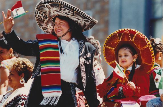 (31963) Ethnic Communities, Mexican, Celebrations, 1990