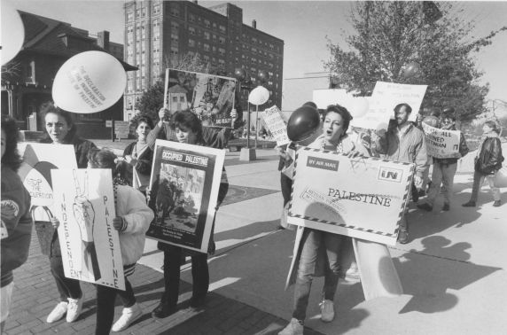 (31974) Ethnic Communities, Palestinian, Demonstrations, 1988