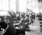 (32177) Women, War Workers, Munitions, Lincoln Motor Company, Detroit, 1918