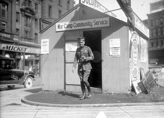 (32192) Civilian Support, Soldiers, War Camp Community Services, Detroit, 1910s