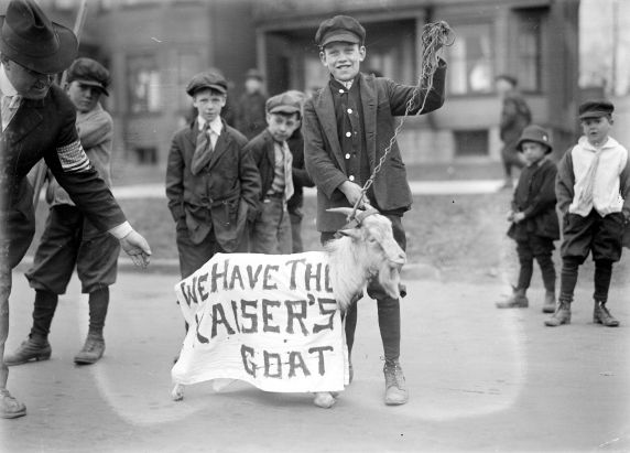 (32214) First World War, Civilian Support, Parades, 1918