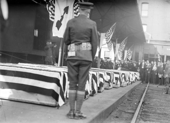 (32221) First World War, Casualties, Funerals, Detroit, 1917-1918