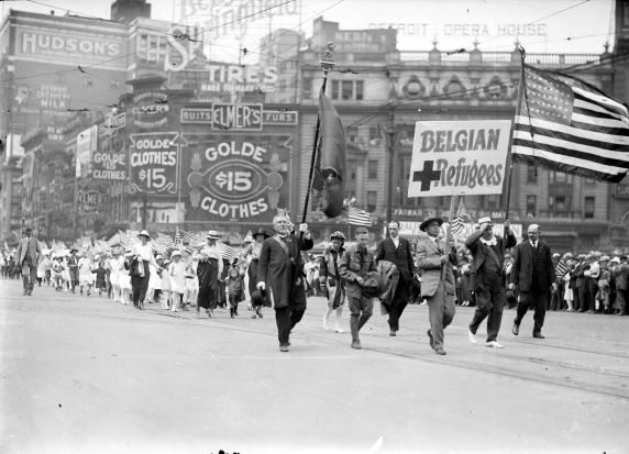 (32231) First World War, CIvilian Support, Parades, 1918
