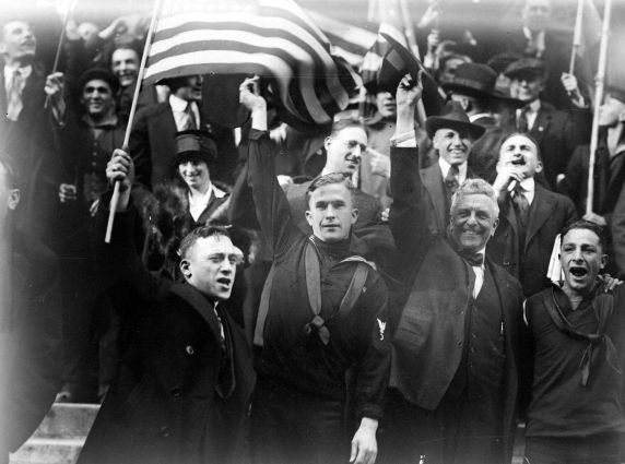 (32243) First World War, Armistice Day, Detroit, 1918