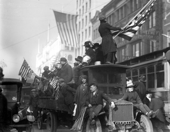(32247) First World War, Armistice Day, Detroit, 1918