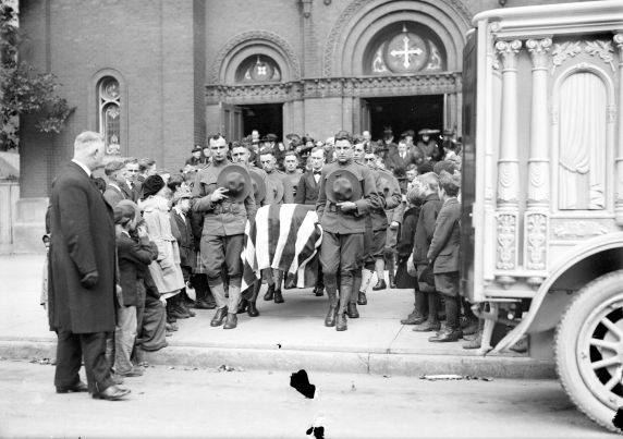 (32251) First World War, Casualties, Funerals, 1917-1918