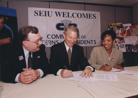 (32484) Committee of Interns and Residents affiliation signing, Washington DC, 1997