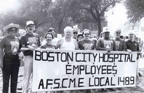 (32865) AFSCME Local 1489 members march