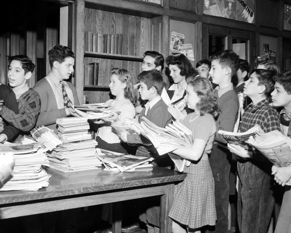 (33639) Volunteers of America, Book Drive, 1942