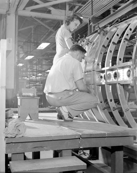 (33672) Industrial Training, Schools, Chrysler, 1942