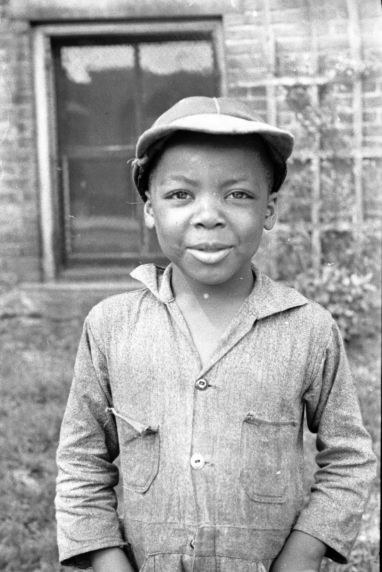 (33802) Portraits, Children, Black Bottom, Detroit