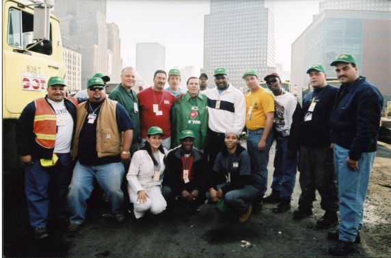 (35062) AFSCME members, Gerald McEntee, Lee Saunders, World Trade Center Site, New York, 2001