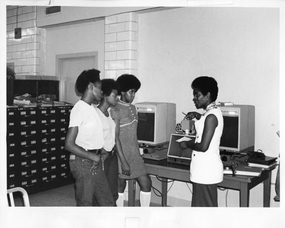 (38403) AFSCME Local 488 summer employment program participants, Philadelphia, PA, 1971