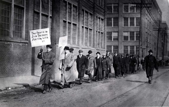 (397) Lawrence Strike, Strikers, 1912