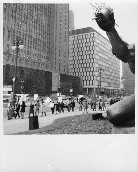 (4021) AFSCME Council 77 pickets along Woodward Ave, Detroit, 1972